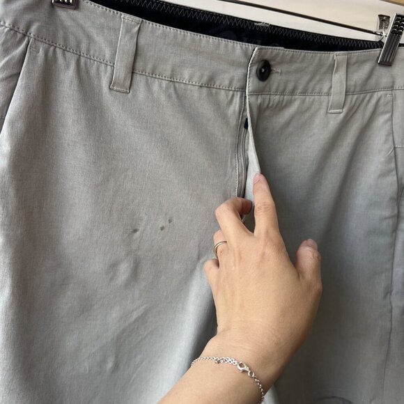 Vuori Men Aim shorts, grey/beige, Size 32 - Picture 7 of 10